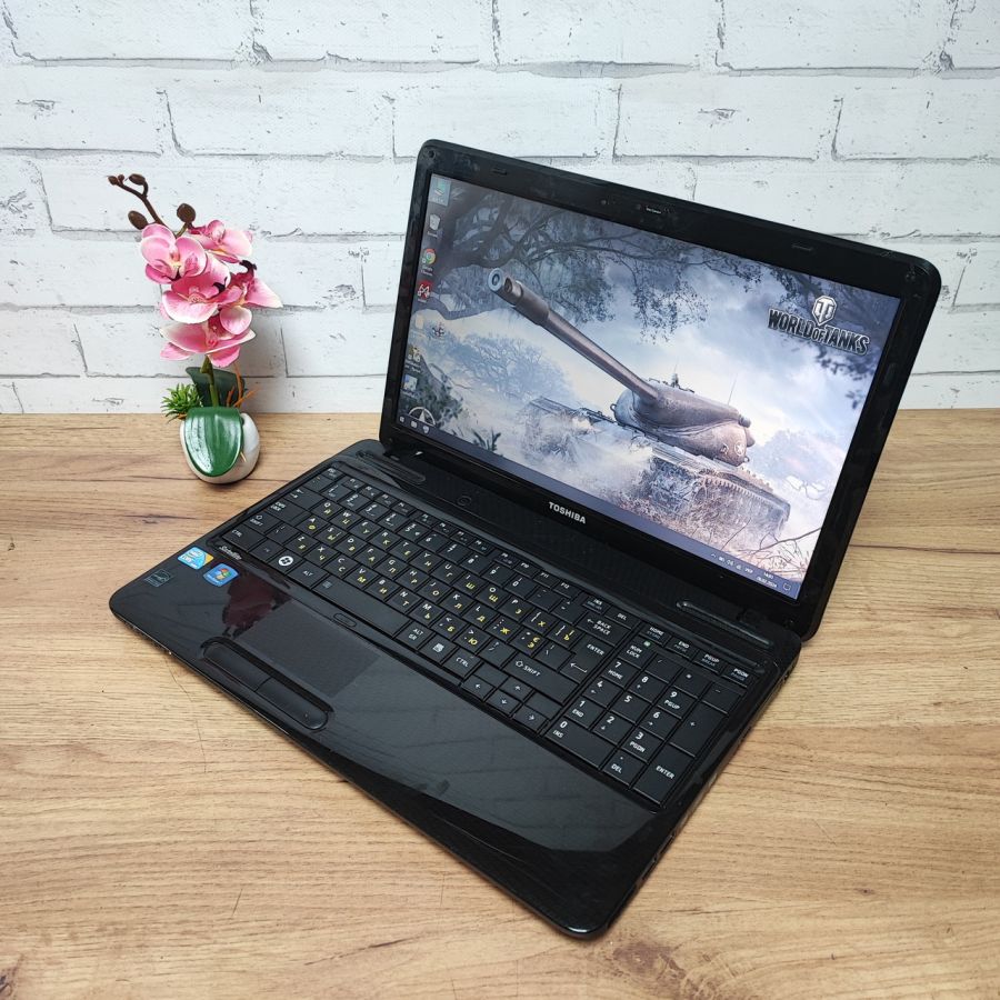 Ноутбук Б/В Toshiba Satellite L650-1Q3, Intel Core i5-480M, DDR3 8 GB, SSD 128GB, AMD Radeon HD 5000, 15.6" HD