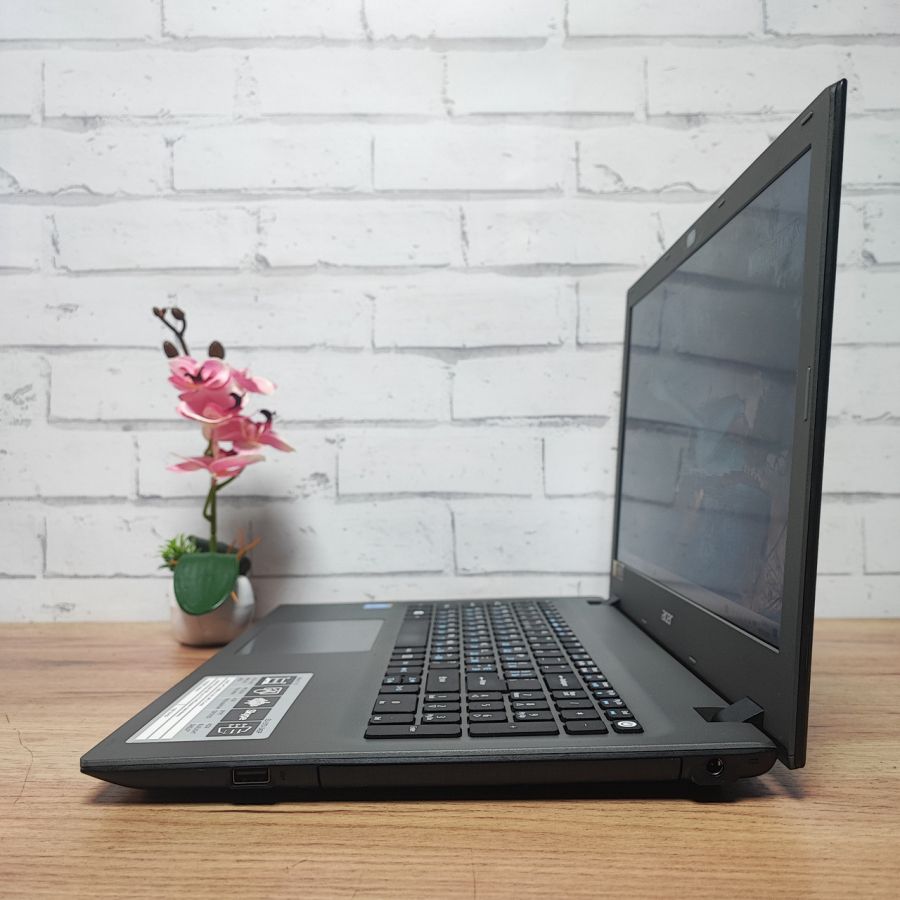 Ноутбук Б/В Acer Aspire E5-573, Intel Core i3-5005U, DDR3 8 GB, SSD 256GB, 15.6" Full HD