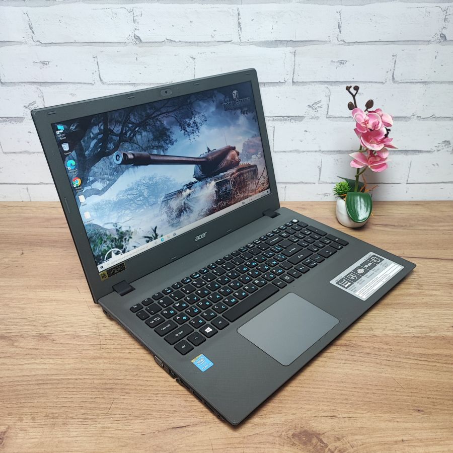 Ноутбук Б/В Acer Aspire E5-573, Intel Core i3-5005U, DDR3 8GB, SSD 256GB, 15.6" Full HD