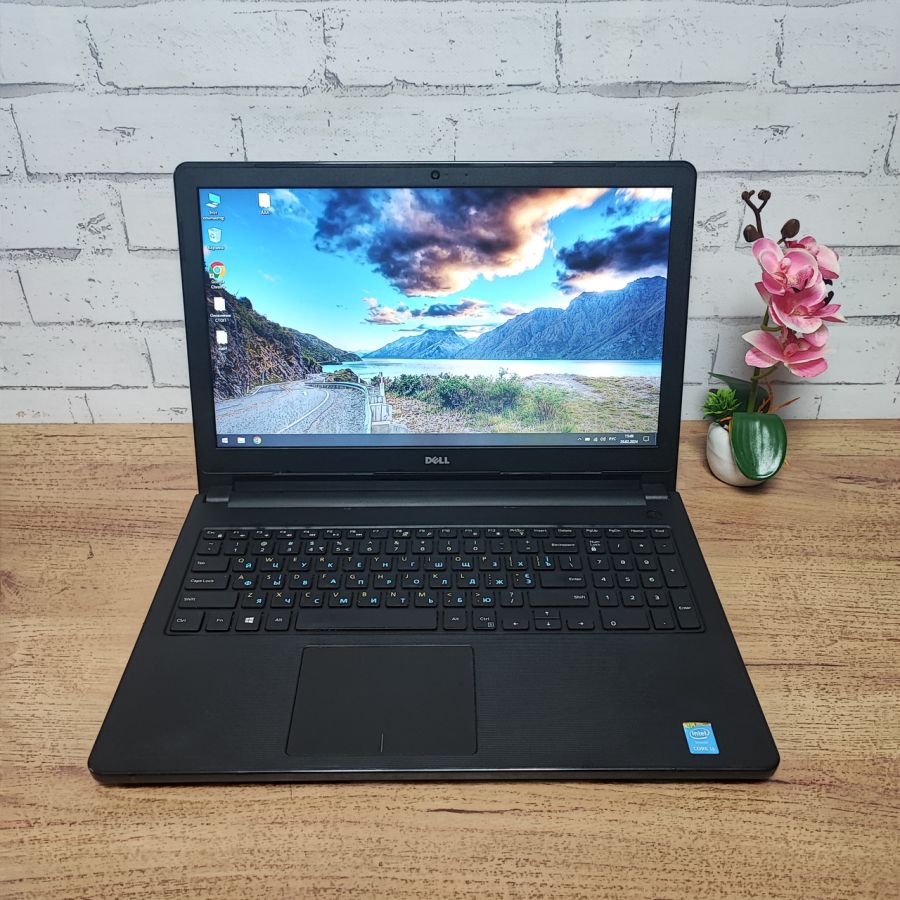 Ноутбук Б/В Dell P52F, Intel Core i3-5005U, DDR3 8 GB, SSD 256GB, 15.6" HD