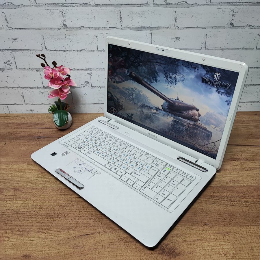 Ноутбук Б/В Toshiba Satellite L775D-10V, AMD A6-3420M, DDR3 8 GB, SSD 128GB, AMD Radeon HD 6520G, 17.3" HD
