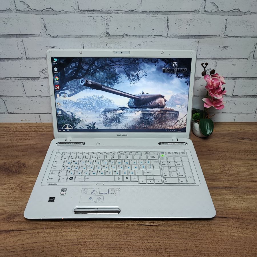 Ноутбук Б/В Toshiba Satellite L775D-10V, AMD A6-3420M, DDR3 8 GB, SSD 128GB, AMD Radeon HD 6520G, 17.3" HD