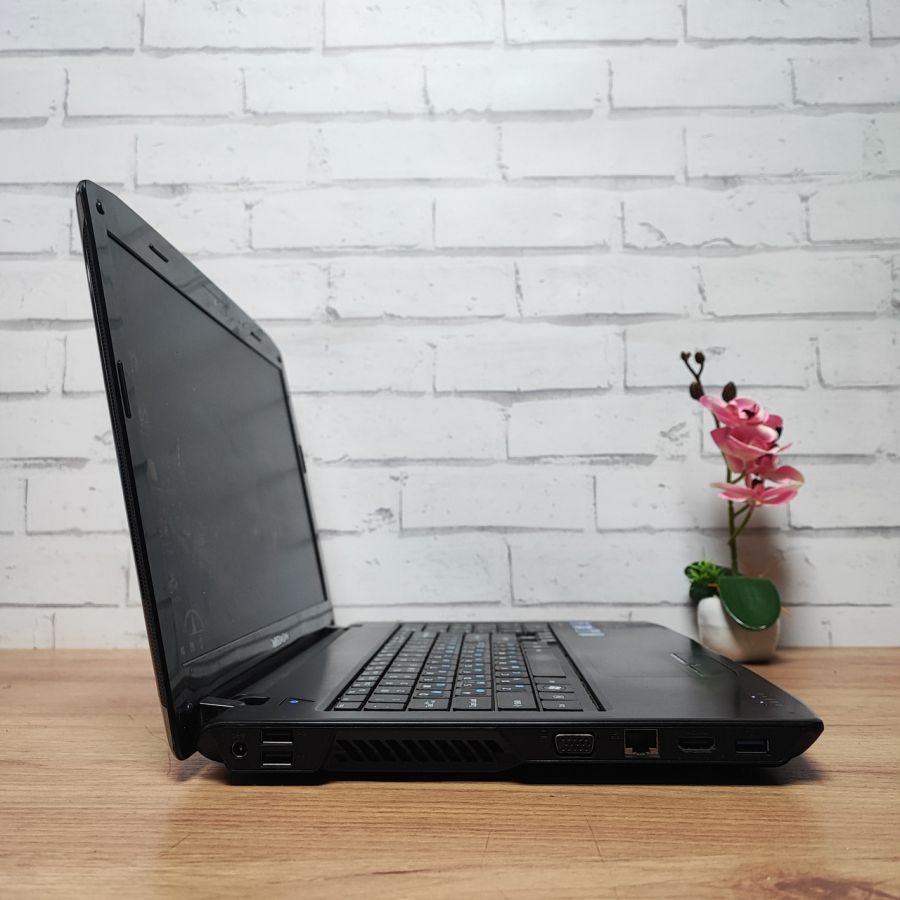 Ноутбук Б/В Medion Akoya P6624, Intel Core i3-370M, DDR3 8 GB, SSD 128GB, NVIDIA GeForce GT 425M 1Gb, 15.6"