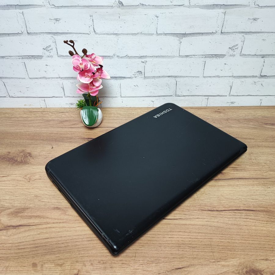 Ноутбук Б/В Toshiba Satellite C70-A-10H, Intel Core i5-3230M, DDR3 8 GB, SSD 128GB, 17.3" HD