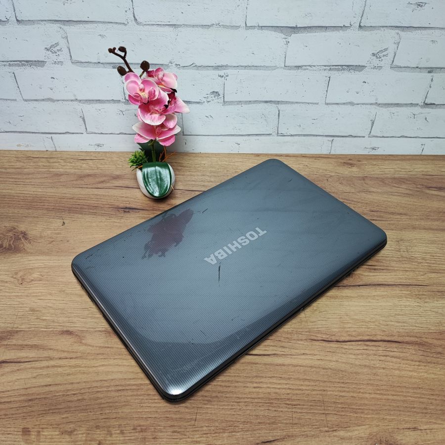 Ноутбук Б/В Toshiba Satellite L850-14L, Intel Core i5-3210M, DDR3 8 GB, SSD 128GB, AMD Radeon HD 7600M 2Gb, 15.6" HD