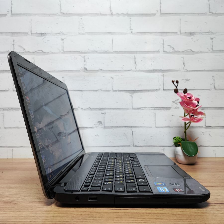 Ноутбук Б/В Toshiba Satellite L850-14L, Intel Core i5-3210M, DDR3 8 GB, SSD 128GB, AMD Radeon HD 7600M 2Gb, 15.6" HD