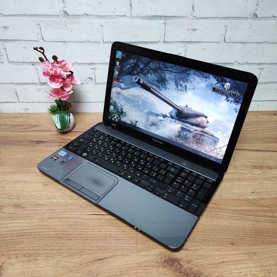 Ноутбук Б/В Toshiba Satellite L850-14L, Intel Core i5-3210M, DDR3 8 GB, SSD 128GB, AMD Radeon HD 7600M 2Gb, 15.6" HD