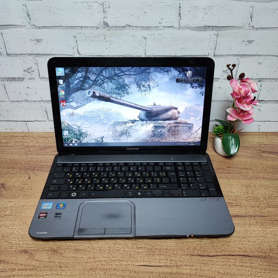 Ноутбук Б/В Toshiba Satellite L850-14L, Intel Core i5-3210M, DDR3 8 GB, SSD 128GB, AMD Radeon HD 7600M 2Gb, 15.6" HD
