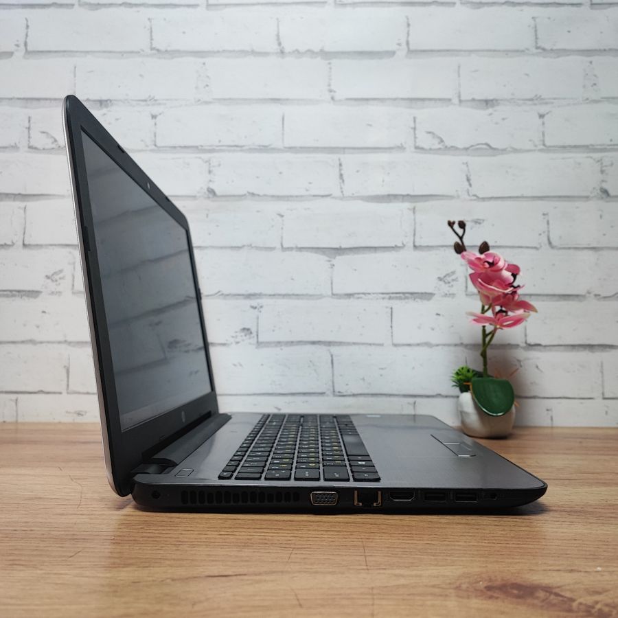 Ноутбук Б/В HP 250 G5, Intel Core i5-6200U, DDR4 16 GB, SSD 256GB, 15.6" Full HD