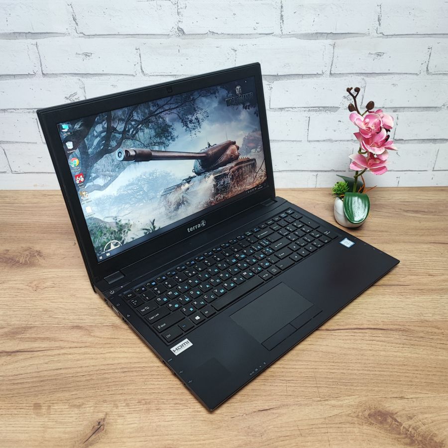Ноутбук Б/В Terra Mobile 1515, Intel Core i5-8250U, DDR4 16 GB, SSD 256GB, 15.6" Full HD