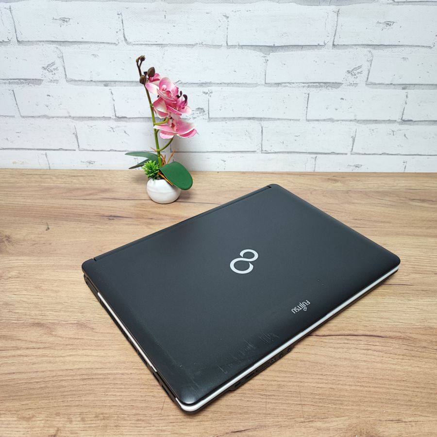 Ноутбук Б/В Fujitsu S710, Intel Core i5-520M, DDR3 8 GB, HDD 750GB, 13.3" HD