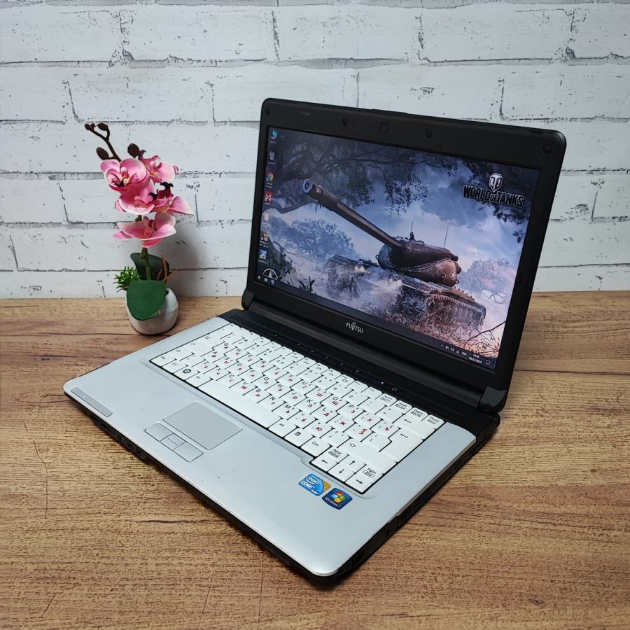 Ноутбук Б/В Fujitsu S710, Intel Core i5-520M, DDR3 8 GB, HDD 750GB, 13.3" HD