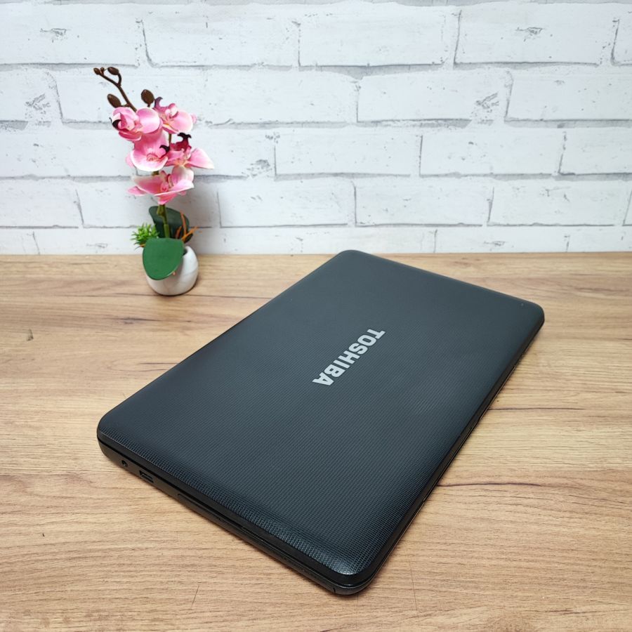 Ноутбук Б/В Toshiba Satellite C850D-11K, AMD E1-1200, DDR3 4 GB, HDD 500GB, AMD Radeon HD 7310, 15.6" HD