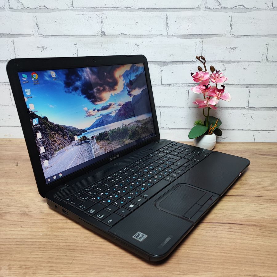 Ноутбук Б/В Toshiba Satellite C850D-11K, AMD E1-1200, DDR3 4 GB, HDD 500GB, AMD Radeon HD 7310, 15.6" HD