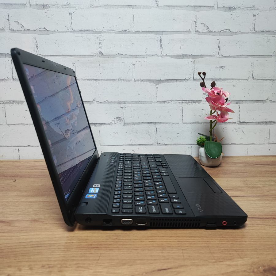 Ноутбук Б/В Sony PCG-71911M, Intel Core i5-2450M, DDR3 8 GB, SSD 256GB, 15.6" HD