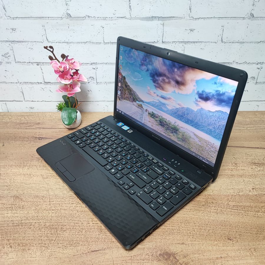 Ноутбук Б/В Sony PCG-71911M, Intel Core i5-2450M, DDR3 8 GB, SSD 256GB, 15.6" HD