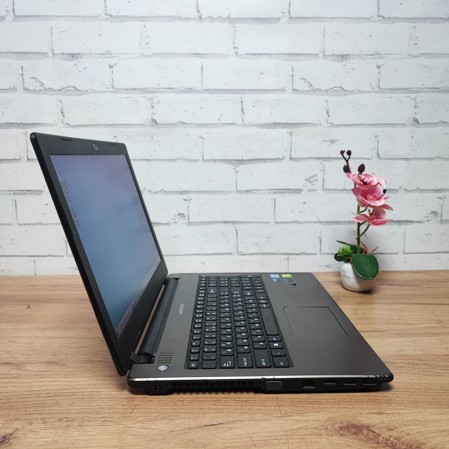 Ноутбук Б/В Medion P6643, Intel Core i5-3230M, DDR3 8 GB, SSD 256GB, NVIDIA GeForce GT 740M, 15.6"