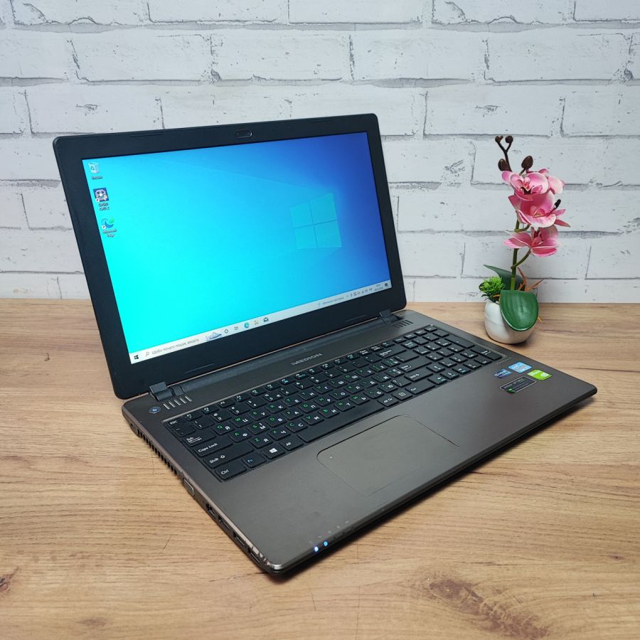 Ноутбук Б/В Medion P6643, Intel Core i5-3230M, DDR3 8 GB, SSD 256GB, NVIDIA GeForce GT 740M, 15.6"