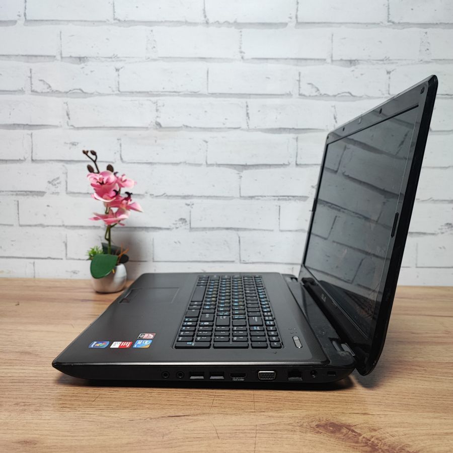 Ноутбук Б/В ASUS K72J, Intel Core i3-370M, DDR3 8 GB, SSD 128GB, AMD Radeon HD 5000, 17.3" HD