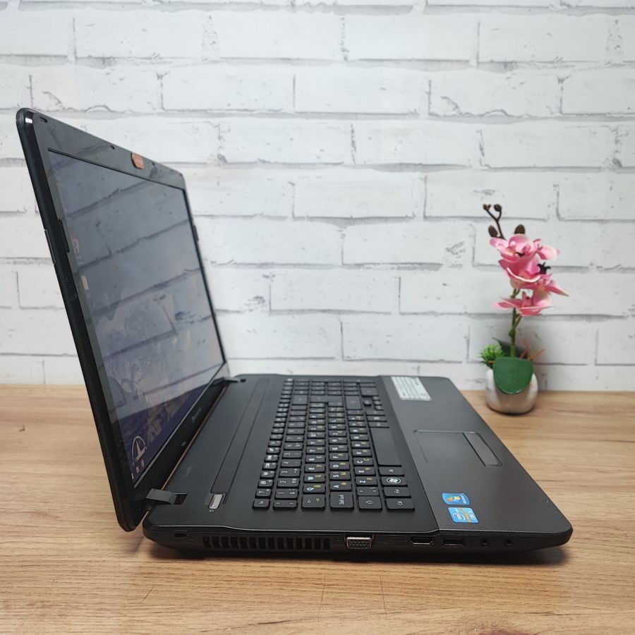 Ноутбук Б/В Packard Bell P7YS0, Intel Core i3-2330M, DDR3 8 GB, SSD 128GB, 17.3" HD