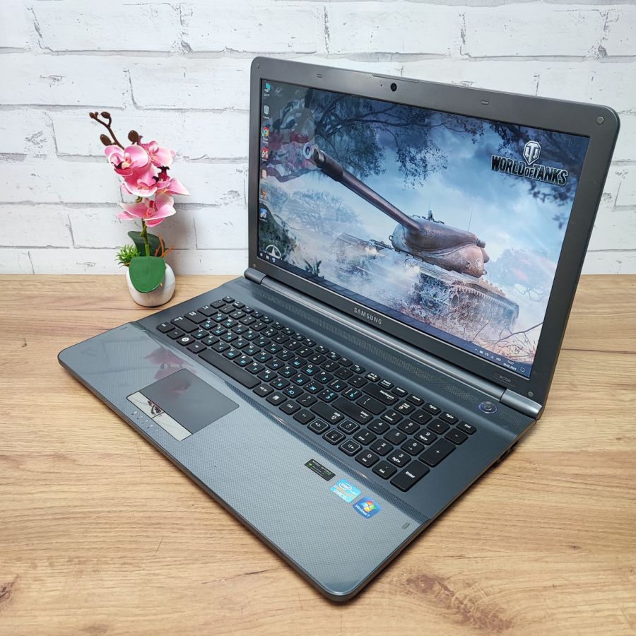 Ноутбук Б/В Samsung NP-RC720, Intel Core i5-2410M, DDR3 8 GB, SSD 256GB, NVIDIA GeForce GT 520M, 17.3"
