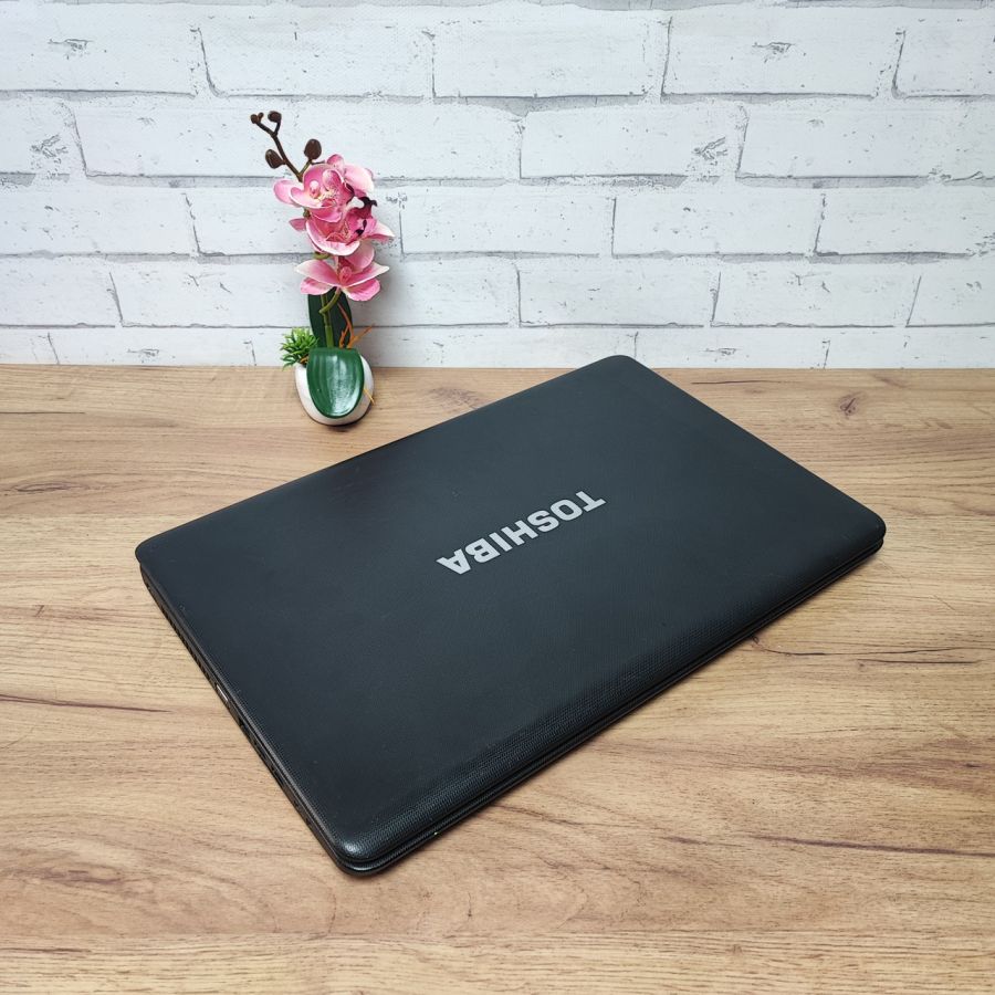 Ноутбук Б/В Toshiba Satellite C670-19E, Intel Core i5-2450M, DDR3 8 GB, SSD 128GB, 17.3" HD