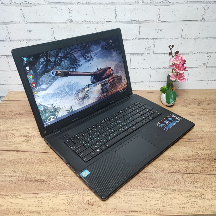 Ноутбук Б/В ASUS R704A, Intel Core i3-3110M, DDR3 8 GB, SSD 256GB, 17.3" HD