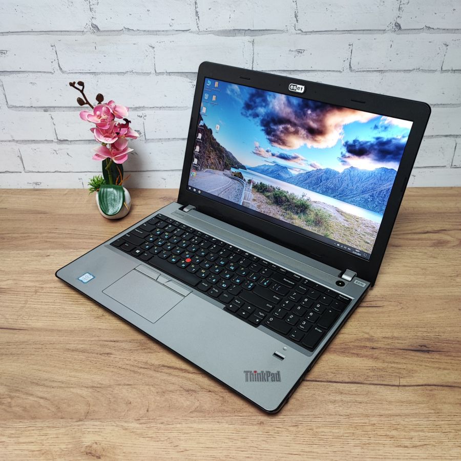 Ноутбук Б/В Lenovo E570, Intel Core i5-7200U, DDR4 8 GB, SSD 256GB, 15.6" Full HD