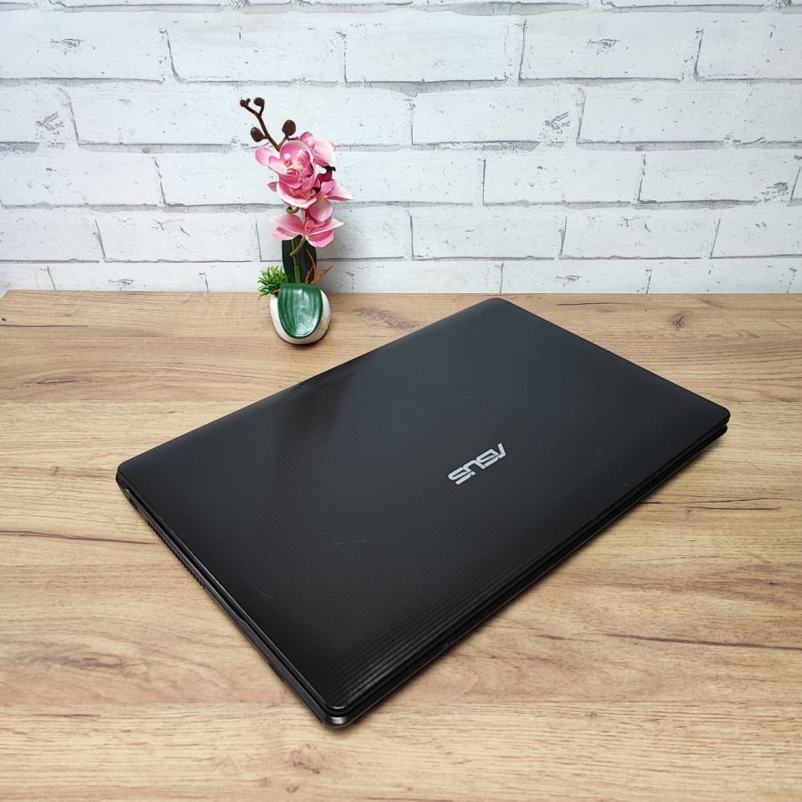 Ноутбук Б/В ASUS X73S, Intel Core i5-2430M, DDR3 8 GB, SSD 128GB + HDD 500GB, 17.3" HD