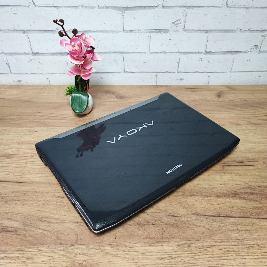 Ноутбук Б/В Medion Akoya P6812, Intel Core i5-2430M, DDR3 8 GB, SSD 128GB, NVIDIA GeForce GT 555M, 15.6"