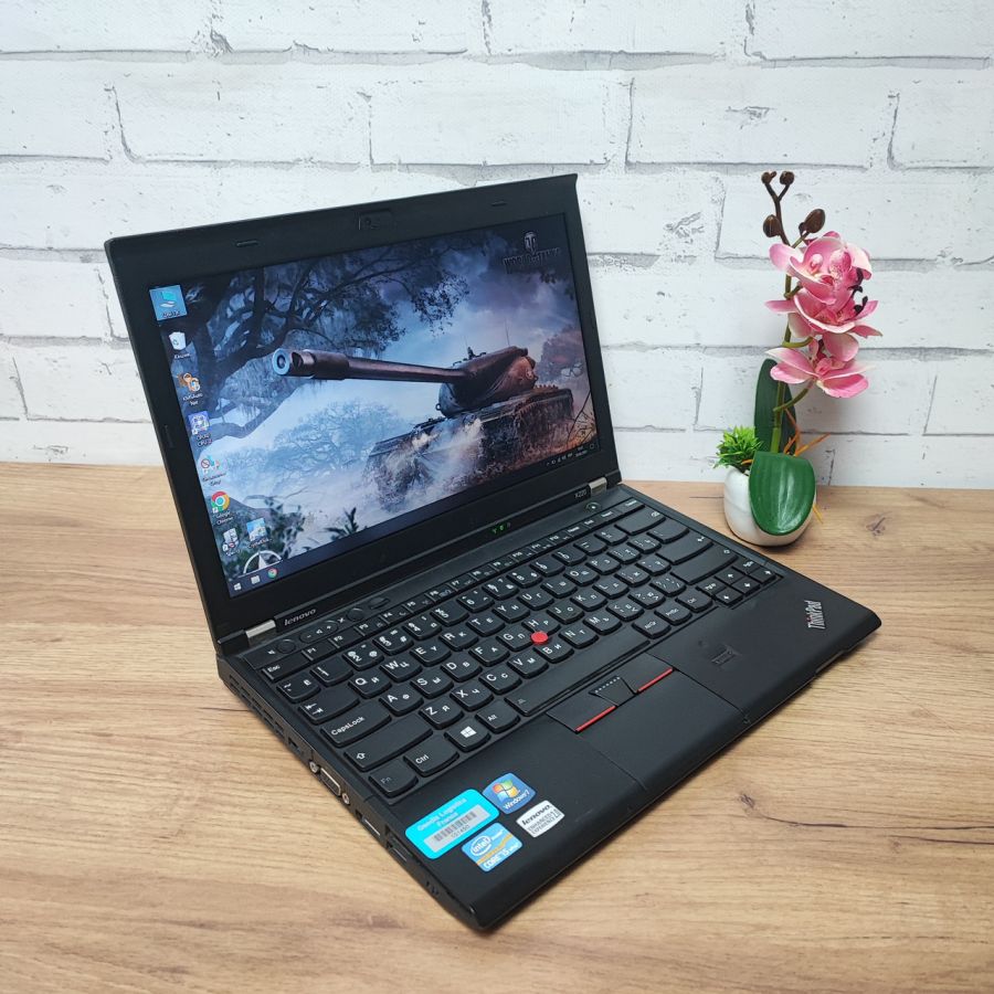 Ноутбук Б/В Lenovo X220, Intel Core i5-2520M, DDR3 8GB, SSD 128GB, 12" HD