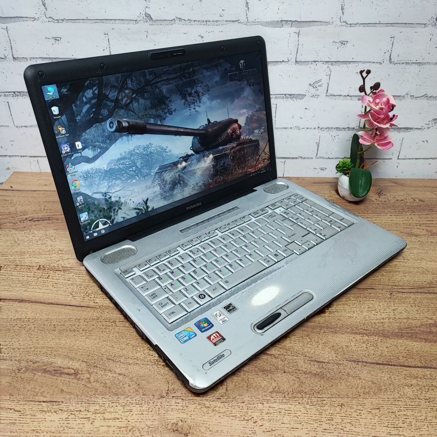 Ноутбук Б/В Toshiba Satellite L550-200, Intel Core i3-330M, DDR3 6 GB, SSD 128GB, AMD Radeon HD 4500, 15.6" HD