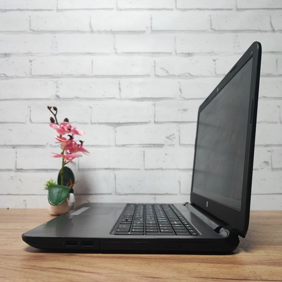Ноутбук Б/В HP 250 G3, Intel Core i3-3217U, DDR3 8 GB, SSD 256GB, 15.6" HD