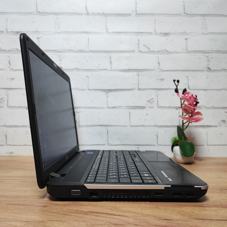 Ноутбук Б/В Fujitsu A512, Intel Core i3-3110M, DDR3 8GB, SSD 128GB, 15.6" HD