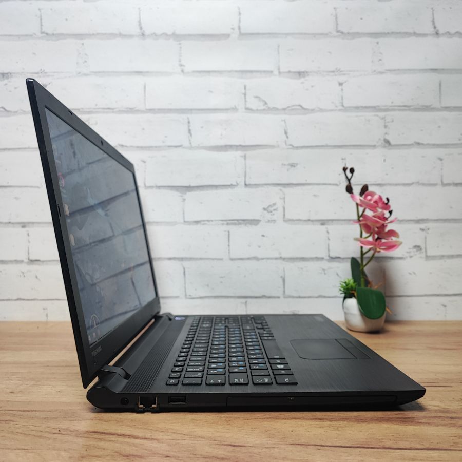 Ноутбук Б/В Toshiba Satellite C55-C-1TR, Intel Pentium N3700, DDR3 8 GB, SSD 128GB + HDD 500GB, 15.6" HD