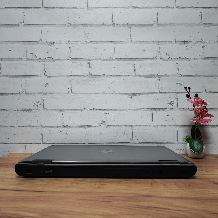 Ноутбук Б/В Dell Vostro 3750, Intel Core i3-2330M, DDR3 8 GB, HDD 1500GB, 17.3" HD