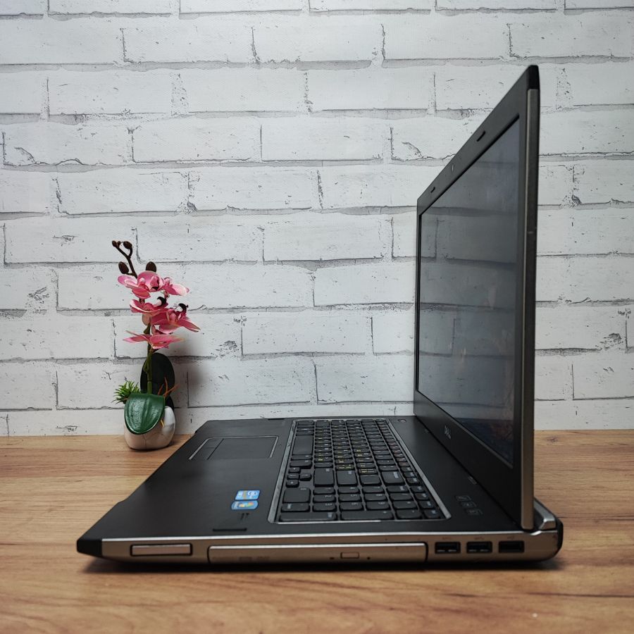 Ноутбук Б/В Dell Vostro 3750, Intel Core i3-2330M, DDR3 8 GB, HDD 1500GB, 17.3" HD