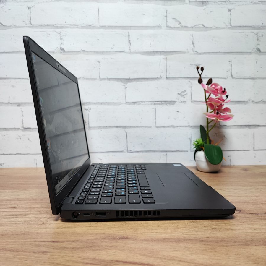 Ноутбук Б/В Dell Latitude 5400, Intel Core i5-8665U, DDR4 16 GB, SSD 256GB, 14" Full HD Сенсор