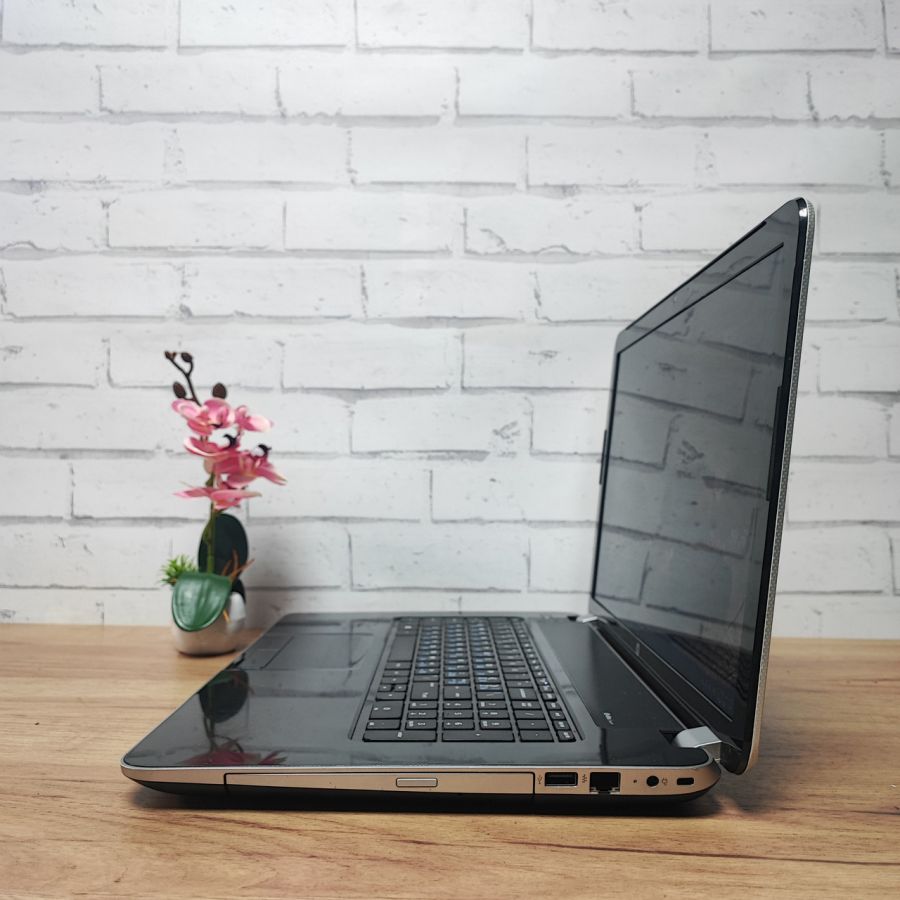 Ноутбук Б/В HP Pavilion 17, AMD E1-2500, DDR3 8 GB, SSD 128GB, AMD Radeon HD 8200, 17" HD