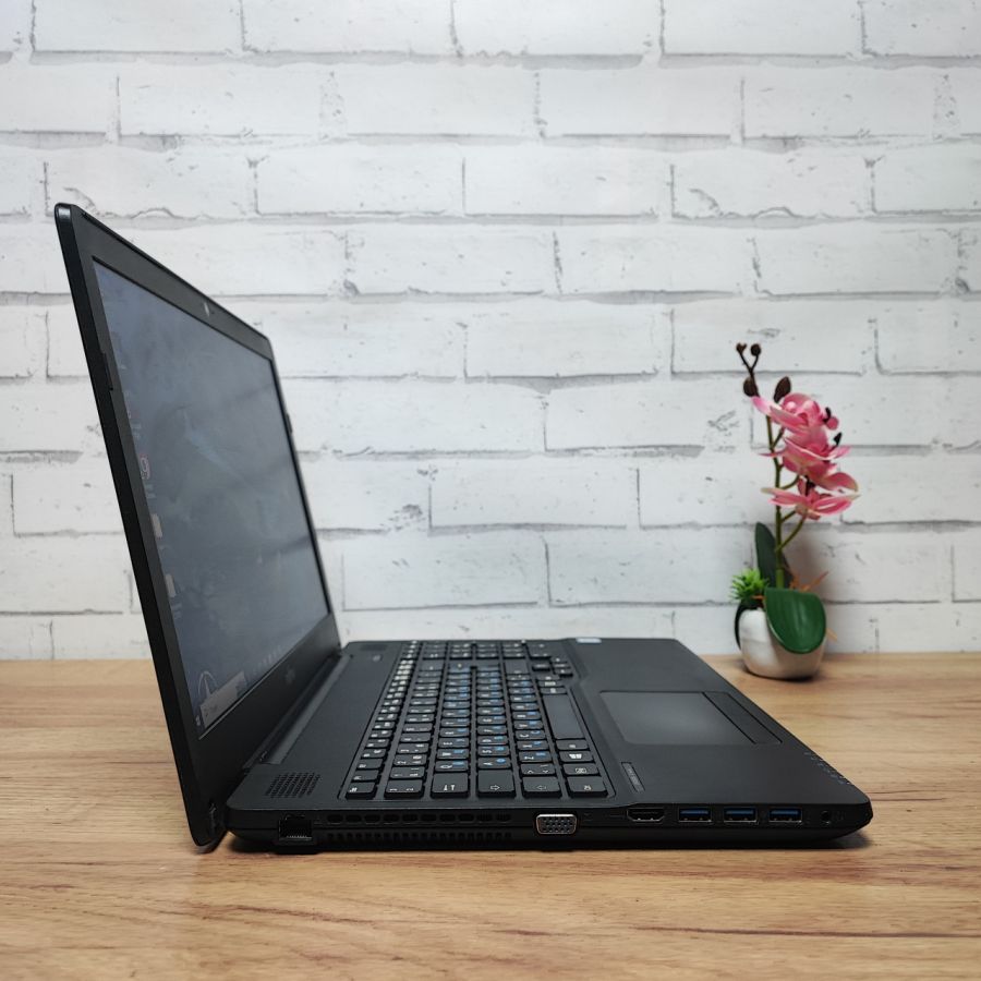 Ноутбук Б/В Fujitsu A556, Intel Core i5-6200U, DDR4 16 GB, SSD 256GB, 15.6" HD