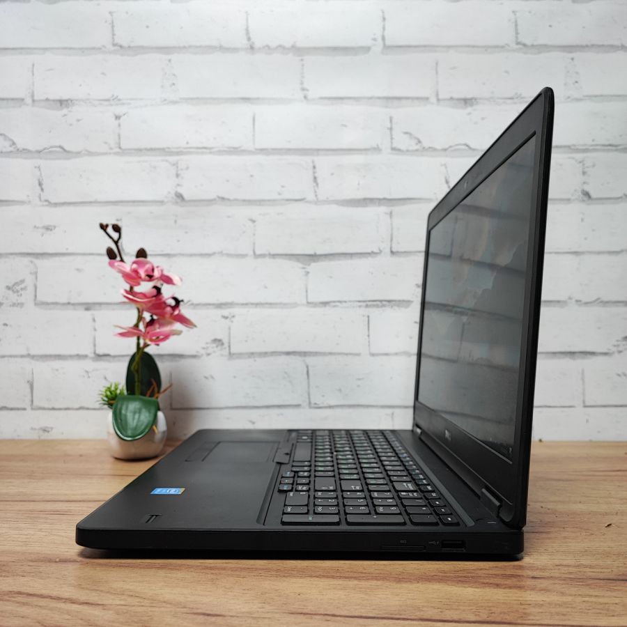 Ноутбук Б/В Dell Latitude E5550, Intel Core i3-5010U, DDR3 8 GB, SSD 120GB, 15.6" Full HD