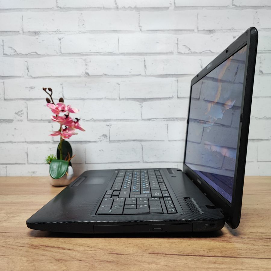 Ноутбук Б/В Toshiba Satellite C670-17C, Intel Core i7-2620M, DDR3 12 GB, SSD 512GB, 17.3" HD