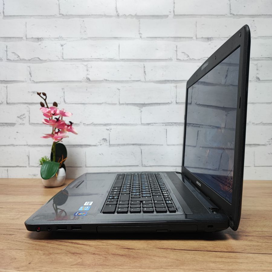 Ноутбук Б/В Medion Akoya E7222, Intel Core i3-2370M, DDR3 8 GB, SSD 128GB, 17.3" HD