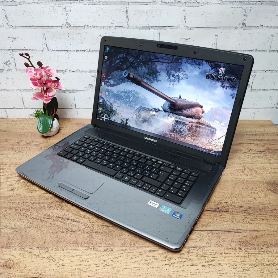 Ноутбук Б/В Medion Akoya E7222, Intel Core i3-2370M, DDR3 8 GB, SSD 128GB, 17.3" HD
