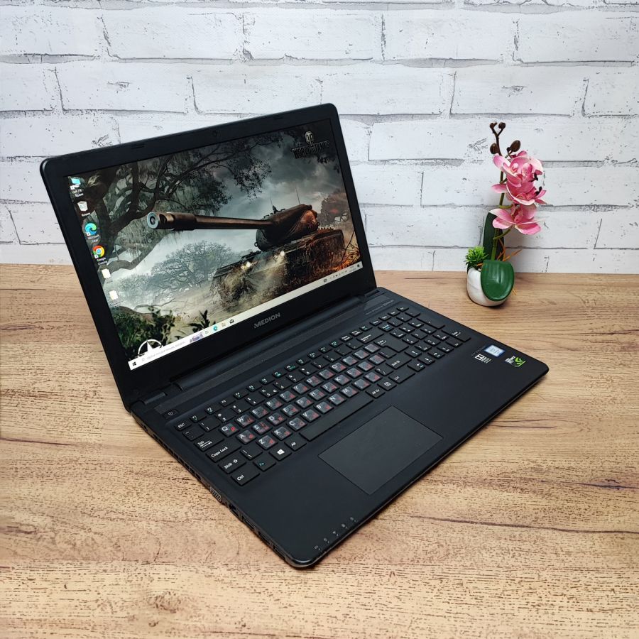 Ноутбук Б/В Medion P6661, Intel Core i5-6200U, DDR3 8 GB, SSD 128GB + HDD 500GB, NVIDIA GeForce GTX 950M 4Gb, 15.6" Full HD