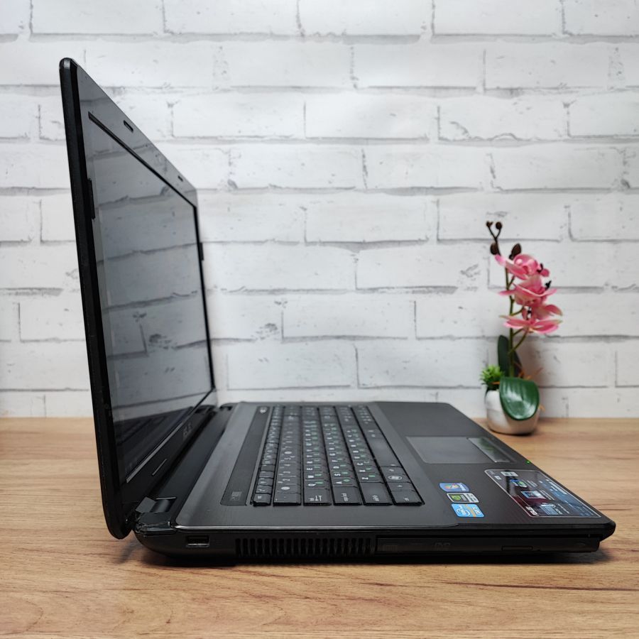 Уцінка! Ноутбук Б/В ASUS K73S, Intel Core i5-2450M, DDR3 8 GB, SSD 128GB + HDD 500GB, NVIDIA GeForce GT 520M 1gb, 17"