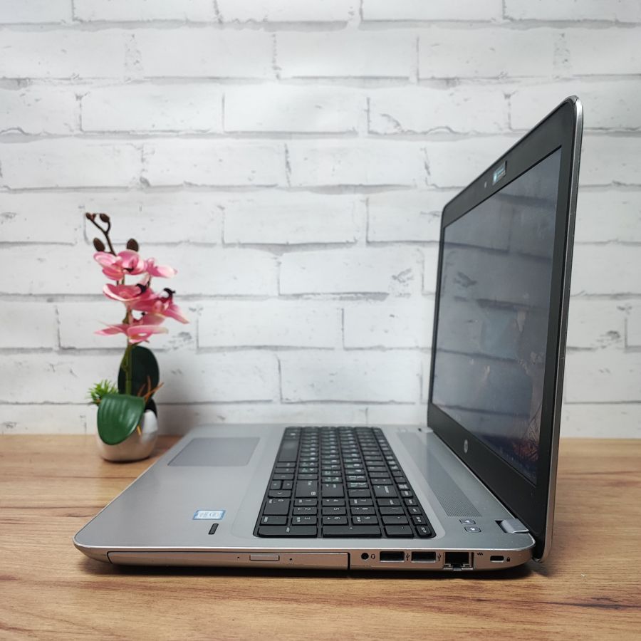 Уцінка! Ноутбук Б/В HP ProBook 450 G4, Intel Core i3-7100U, DDR4 8 GB, SSD 128GB + HDD 500GB, 15.6" HD