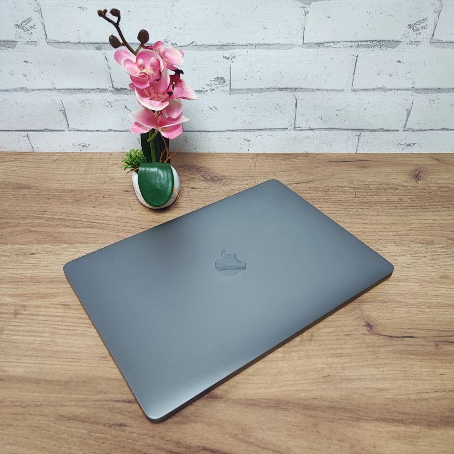 Ноутбук Б/В Apple MacBook Pro 13 2019, Intel Core i5-8257U, LPDDR3 256 GB, SSD 256GB, 13"