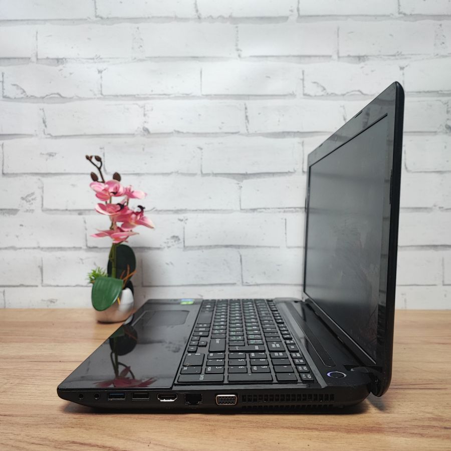 Ноутбук Б/В Toshiba Satellite C55-A-1ND, Intel Core i5-4200M, DDR3 8 GB, SSD 256GB, NVIDIA GeForce 710M 2Gb, 15.6"