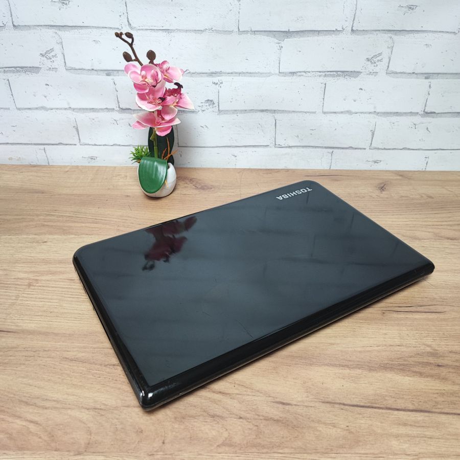 Ноутбук Б/В Toshiba Satellite C55-A-1ND, Intel Core i5-4200M, DDR3 8 GB, SSD 256GB, NVIDIA GeForce 710M 2Gb, 15.6"